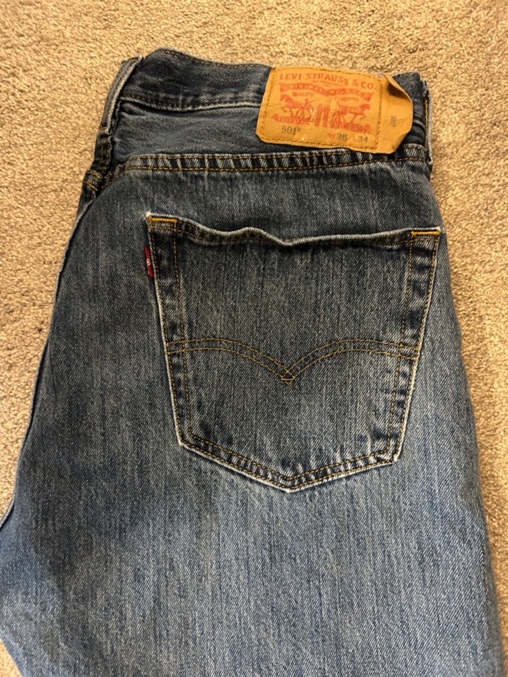 Levi's Men's Medium Blue Straight-Leg Jeans 501 button fly 35x34